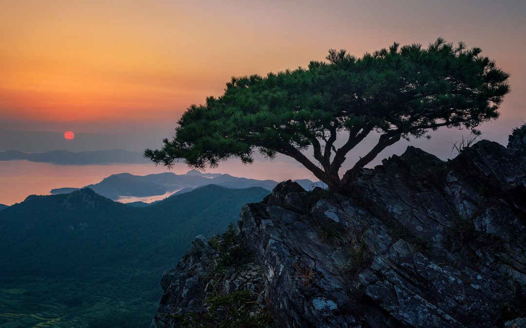 Korea from the Clouds: Images from Korea’s Mountains